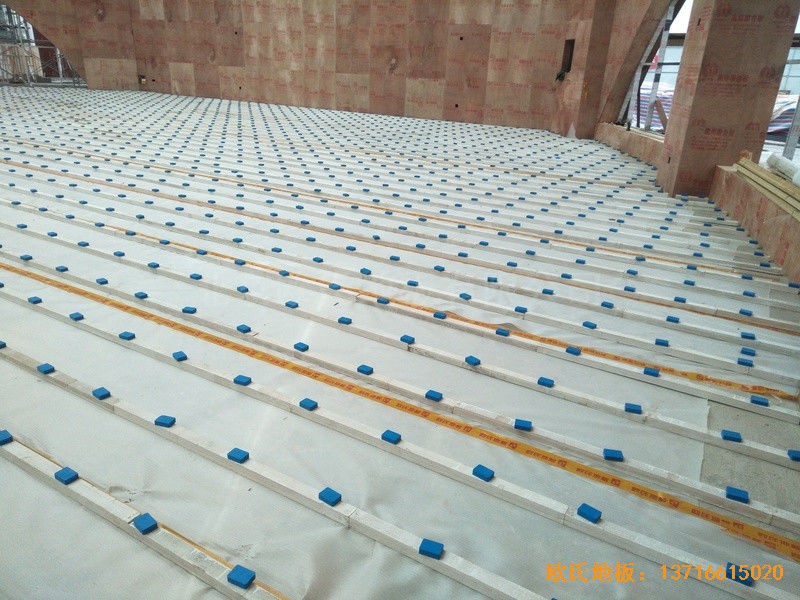 江西榮江金色春城小學(xué)運(yùn)動(dòng)館體育地板鋪裝案例1