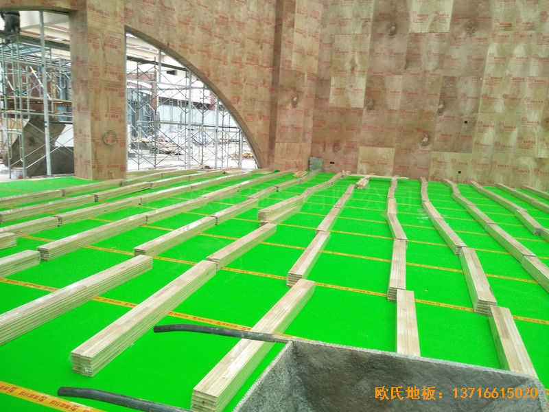 江西榮江金色春城小學(xué)運(yùn)動(dòng)館體育地板鋪裝案例2