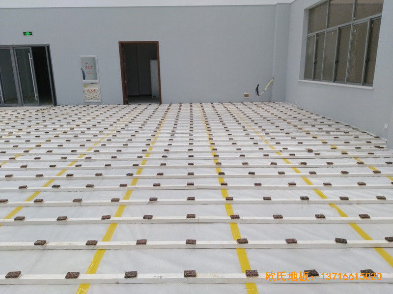 湖北獵豹汽車產業園運動館體育木地板鋪設案例1