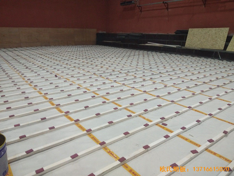 石家莊青園街電信營(yíng)業(yè)廳對(duì)面籃球館體育木地板鋪設(shè)案例1