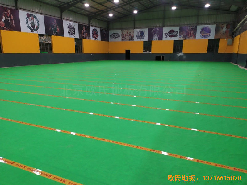 福建一通汽車(chē)修理有限公司籃球館運(yùn)動(dòng)地板鋪設(shè)案例3