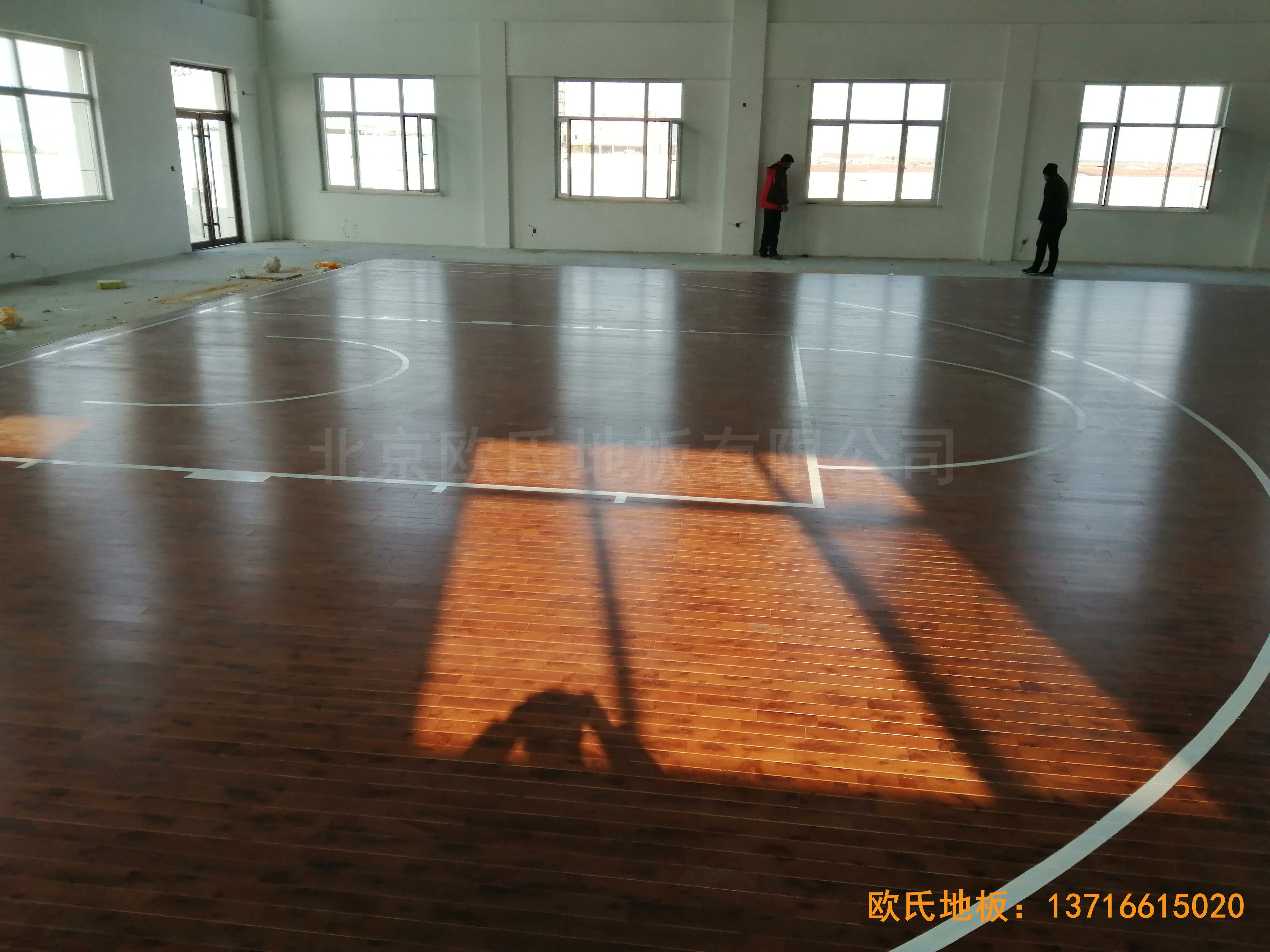 萊州銀海工業園消防特訓隊籃球館體育木地板施工案例4