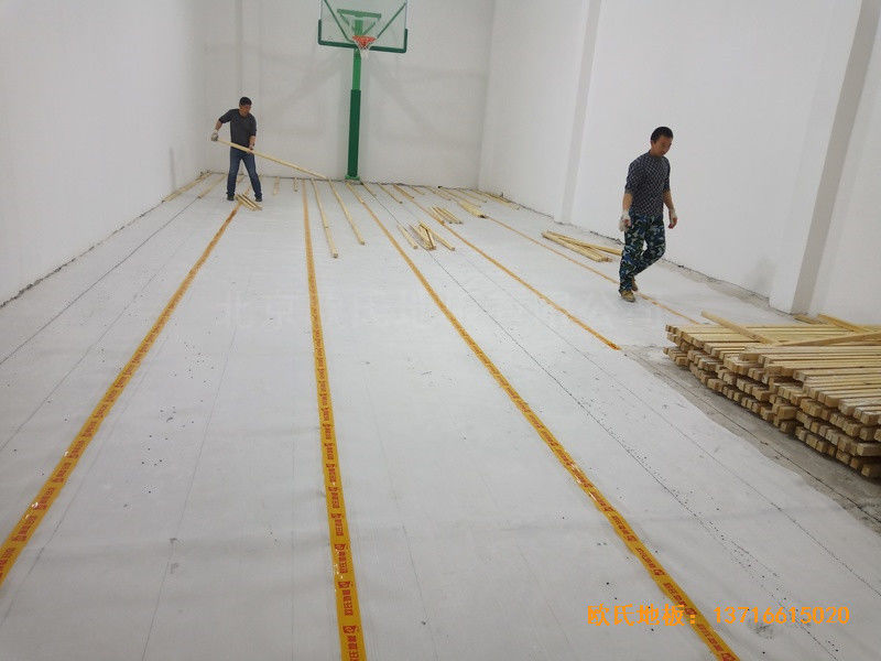西城區(qū)黃寺大街24號(hào)院籃球館體育木地板鋪裝案例2