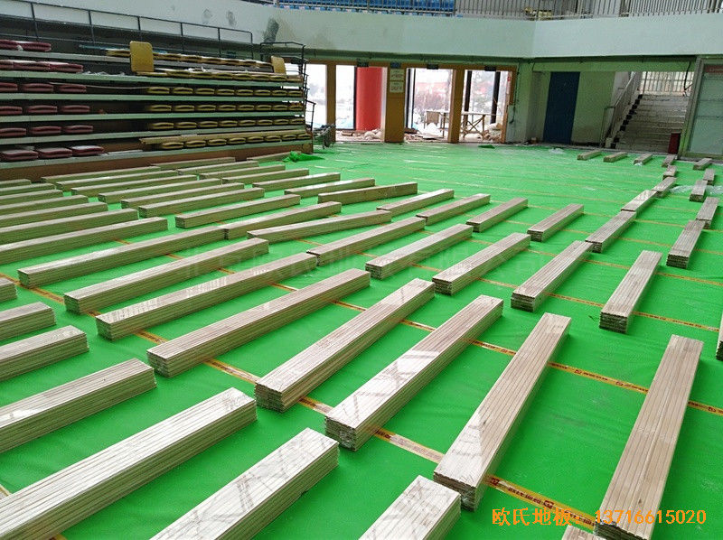 鄭州工業(yè)應(yīng)用技術(shù)學(xué)院體育館運動木地板施工案例2