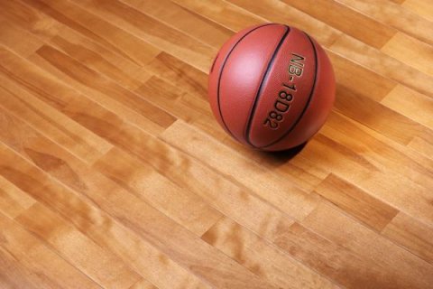 對(duì)體育館木地板負(fù)責(zé)，離不開(kāi)日常維護(hù)