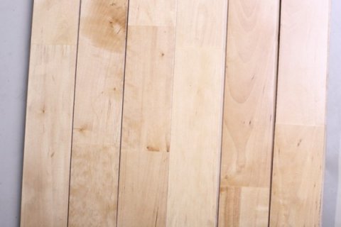 搭建大型舞臺，鋪運動木地板前需做好前期工作