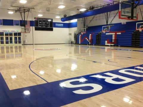 保養(yǎng)運(yùn)動(dòng)木地板，有以下注意事項(xiàng)