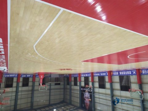 哪里有運動場地板公司