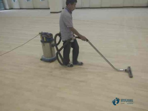 實(shí)木運(yùn)動(dòng)地板讓這個(gè)冬天不太冷