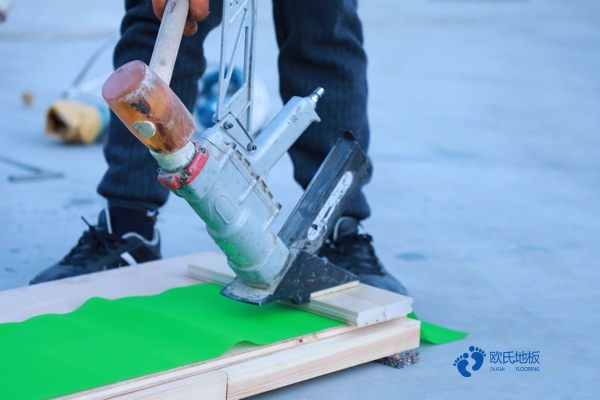 三個細(xì)節(jié)看運動木地板產(chǎn)品