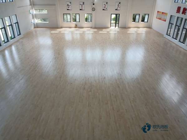 專(zhuān)用室內(nèi)木地板品牌電話(huà)3