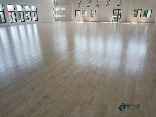 專(zhuān)用室內(nèi)木地板品牌電話(huà)2