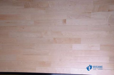 學?；@球場地板如何拆