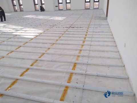 柞木運(yùn)動(dòng)木地板安裝廠家