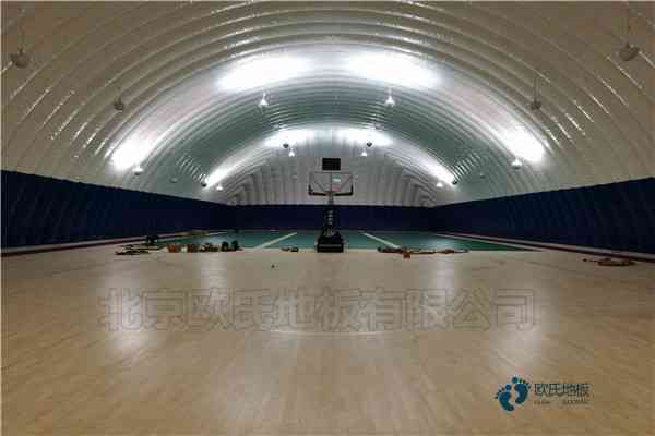 質(zhì)量好籃球場地地板施工團(tuán)隊3