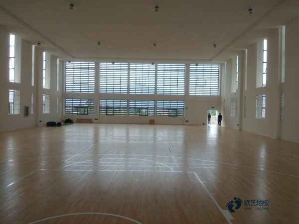 質(zhì)量好籃球場地地板施工團(tuán)隊2