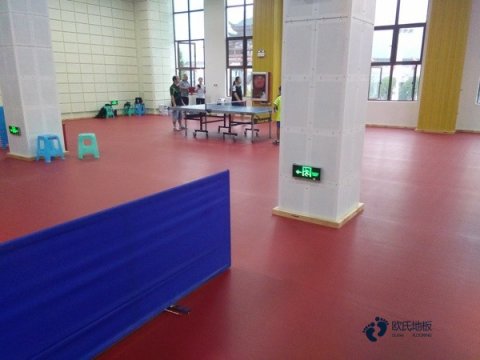 國產運動場木地板施工