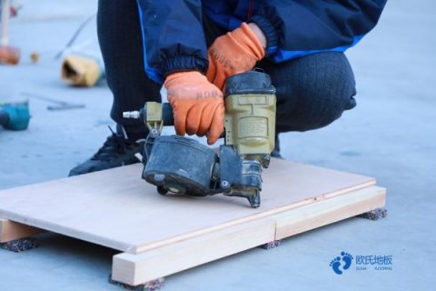 籃球木地板施工過(guò)程