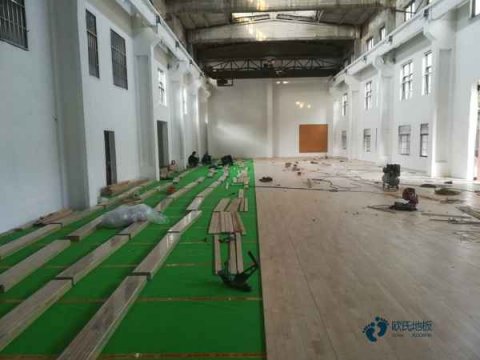 專業(yè)運動木地板翻新廠家電話