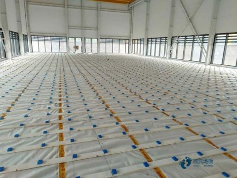 單龍骨籃球館地板保養方法