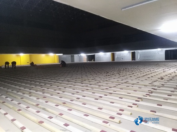 20厚運(yùn)動(dòng)場館地板較好的2