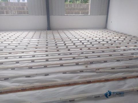 普通運(yùn)動(dòng)籃球木地板較低價(jià)格