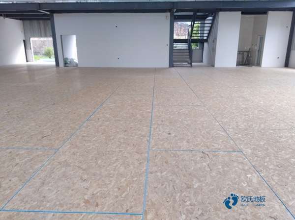 普通運動籃球木地板較低價格