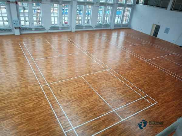 國(guó)標(biāo)運(yùn)動(dòng)籃球木地板價(jià)錢